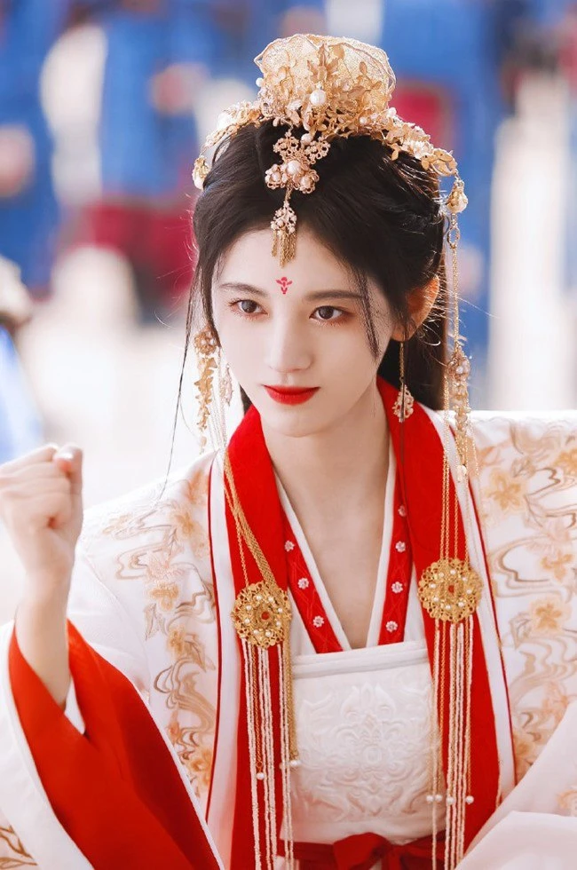 Mỹ nhân đóng 1 phim nhận cát-xê 62 tỷ: Chỉ cao 1m45 vẫn đắt show Mỹ nhân đóng 1 phim nhận cát-xê 62 tỷ: Chỉ cao 1m45 vẫn đắt show