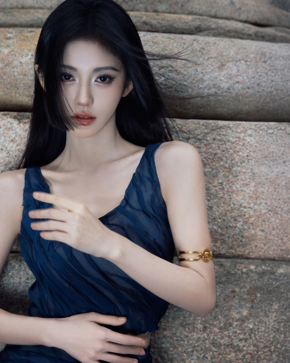 Mỹ nhân đóng 1 phim nhận cát-xê 62 tỷ: Chỉ cao 1m45 vẫn đắt show Mỹ nhân đóng 1 phim nhận cát-xê 62 tỷ: Chỉ cao 1m45 vẫn đắt show