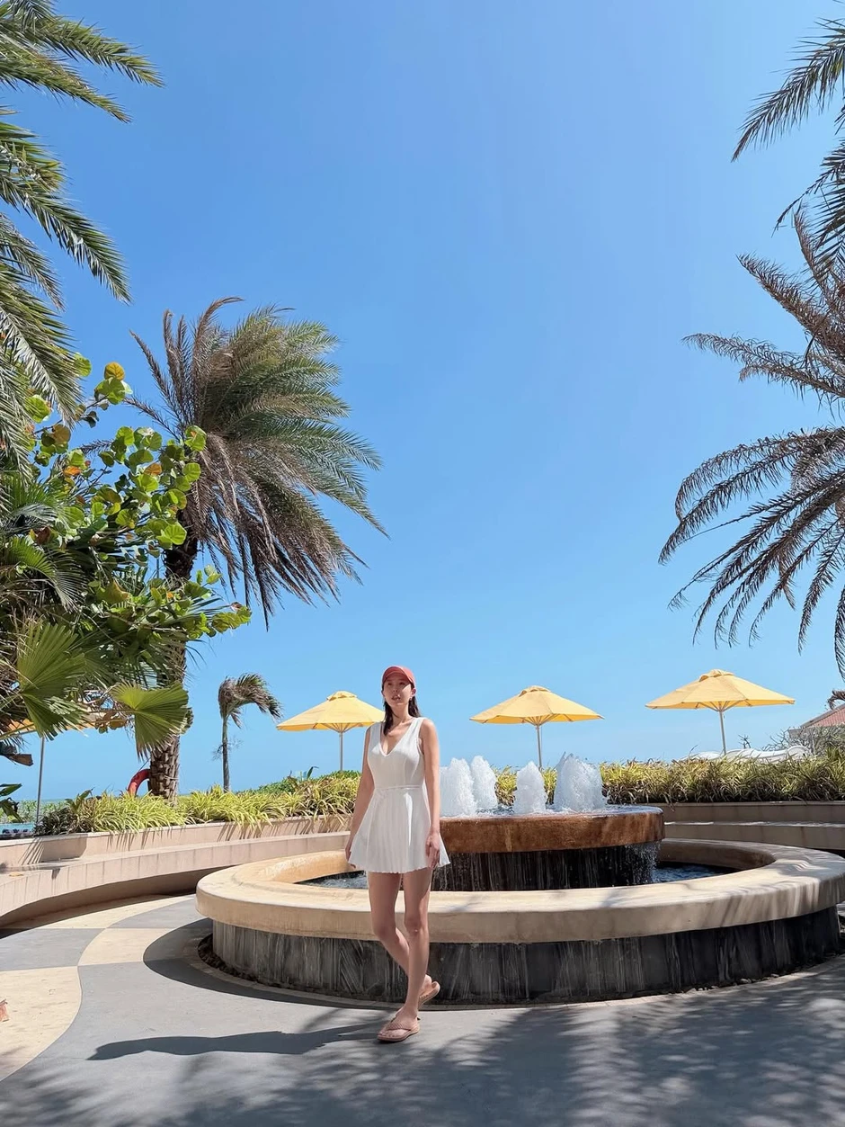 Mỹ nhân Gia Đình Là Số 1 thả dáng tại Việt Nam trước thềm đám cưới với “hồng hài nhi”