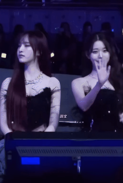 Mỹ nhân khổ nhất showbiz: Mất 3 năm để “vịt hoá thiên nga”, đẹp đến mấy cũng phải nhường spotlight