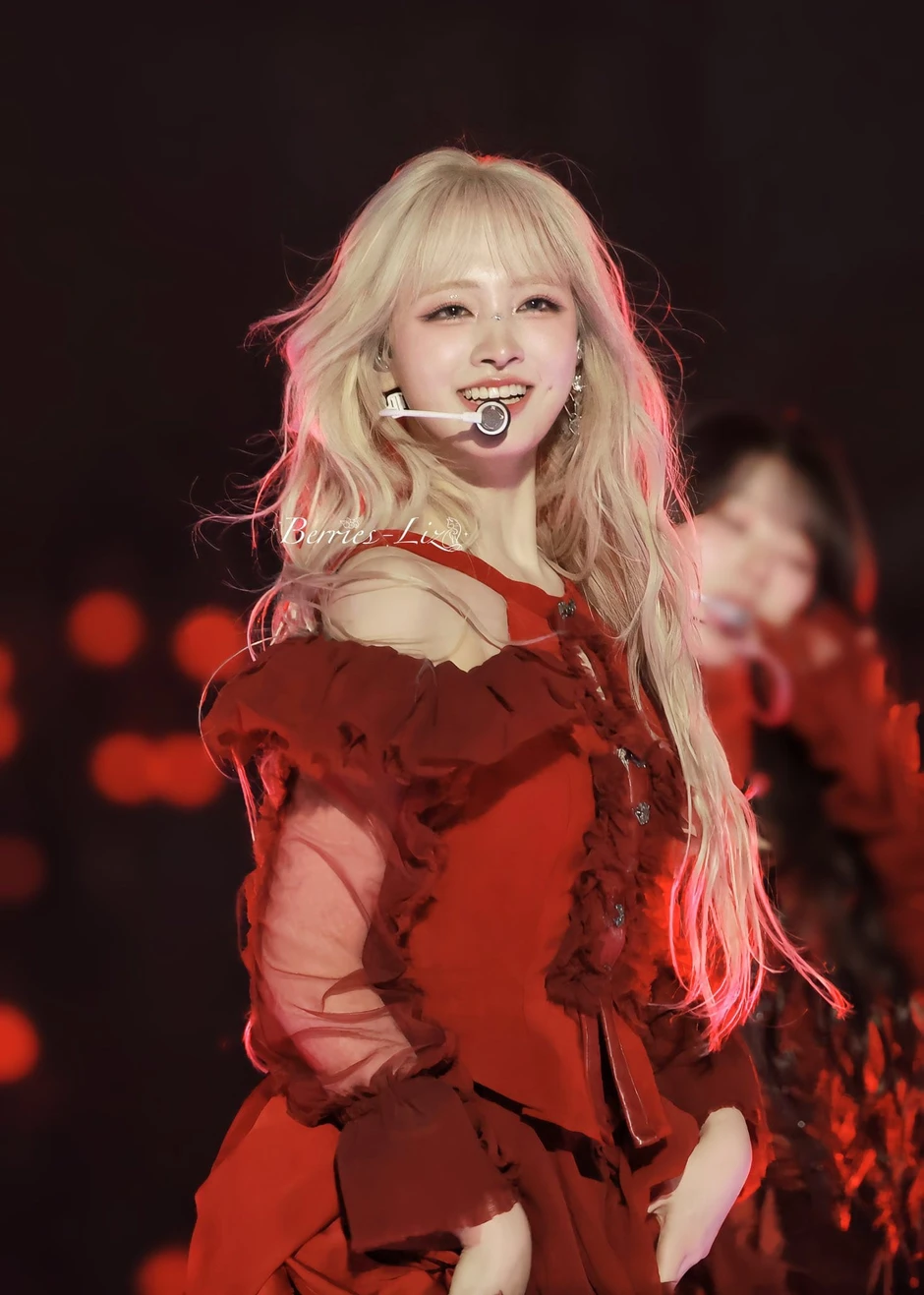 Mỹ nhân khổ nhất showbiz: Mất 3 năm để “vịt hoá thiên nga”, đẹp đến mấy cũng phải nhường spotlight