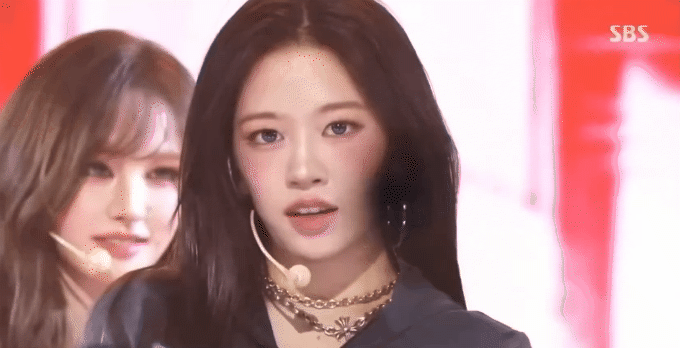 Mỹ nhân khổ nhất showbiz: Mất 3 năm để “vịt hoá thiên nga”, đẹp đến mấy cũng phải nhường spotlight