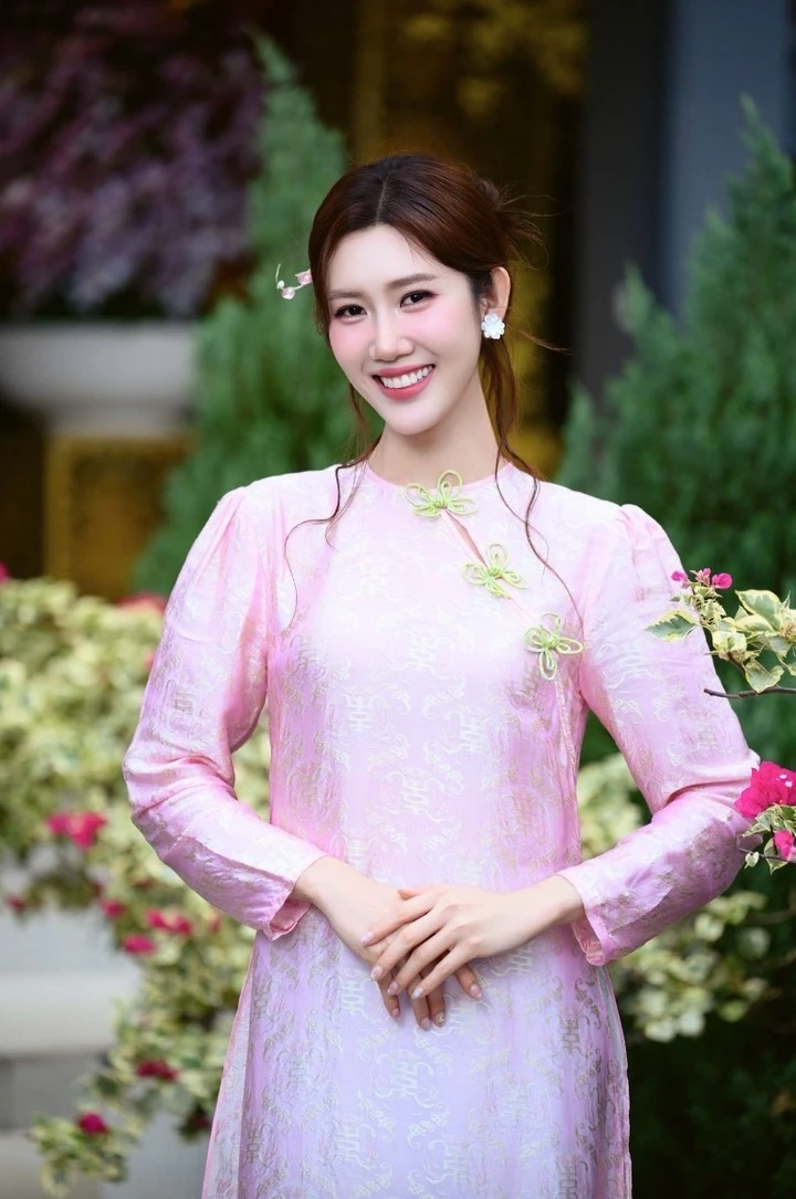 Mỹ nhân Việt từng 3 lần trượt hoa hậu vẫn lọt đề cử trong danh sách 100 gương mặt đẹp nhất thế giới