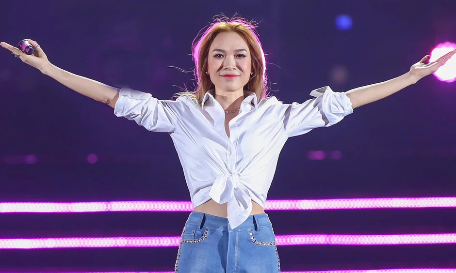 Mỹ Tâm kiếm 5.7 tỷ đồng/ngày: 45 tuổi "lão hoá ngược", làm gì cũng được cả nước ủng hộ