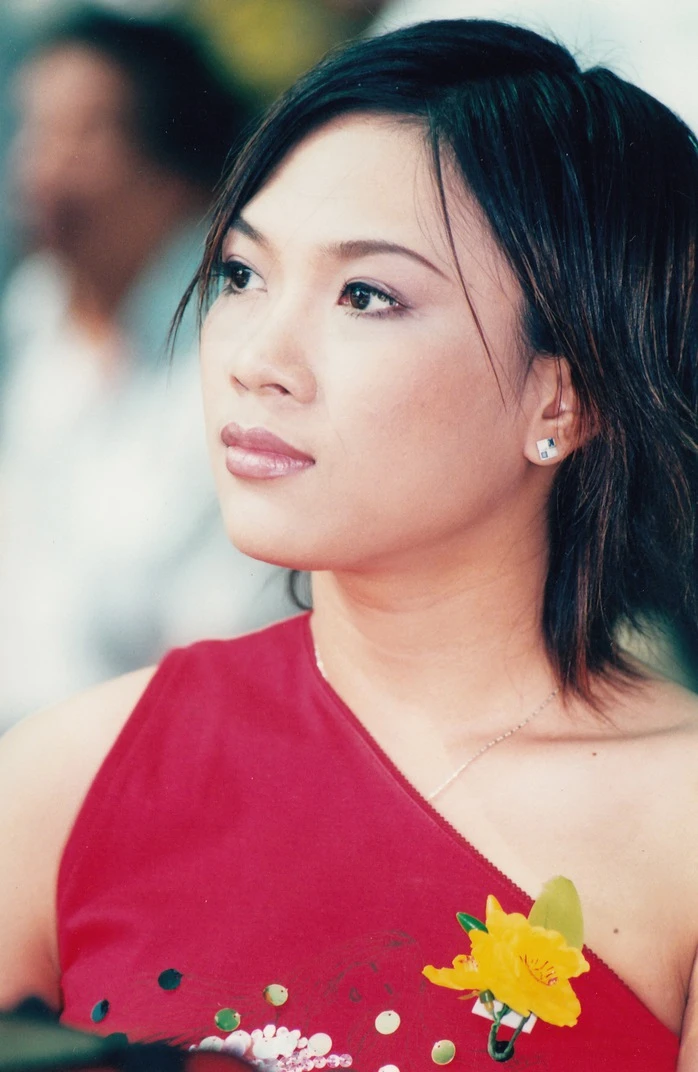 Mỹ Tâm kiếm 5.7 tỷ đồng/ngày: 45 tuổi "lão hoá ngược", làm gì cũng được cả nước ủng hộ