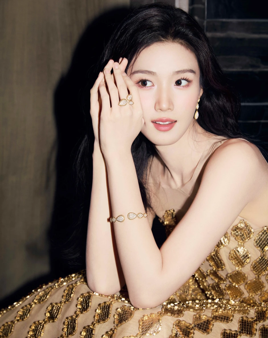 Màn lột xác 180 độ của Lư Dục Hiểu