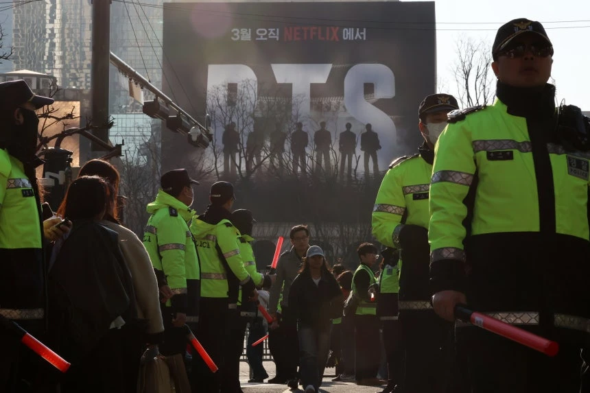 Màn "phông bạt" lịch sử của BTS