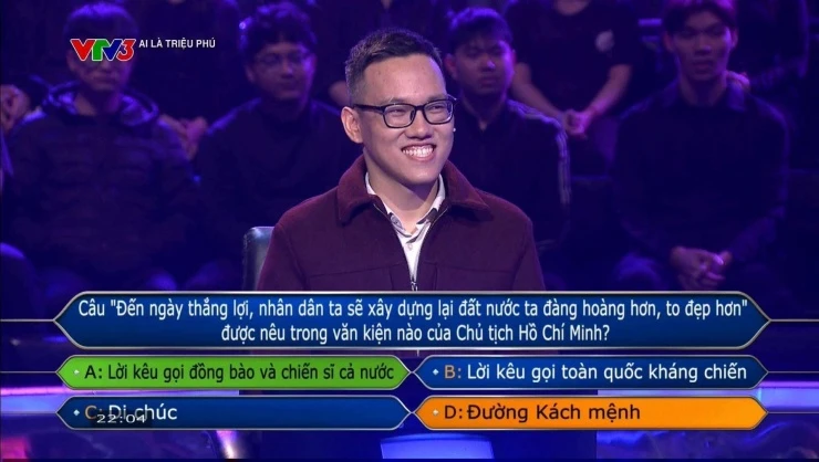 MC Diệp Chi nghẹt thở trong hậu trường Ai là triệu phú, xuýt xoa vì dự cảm không thành