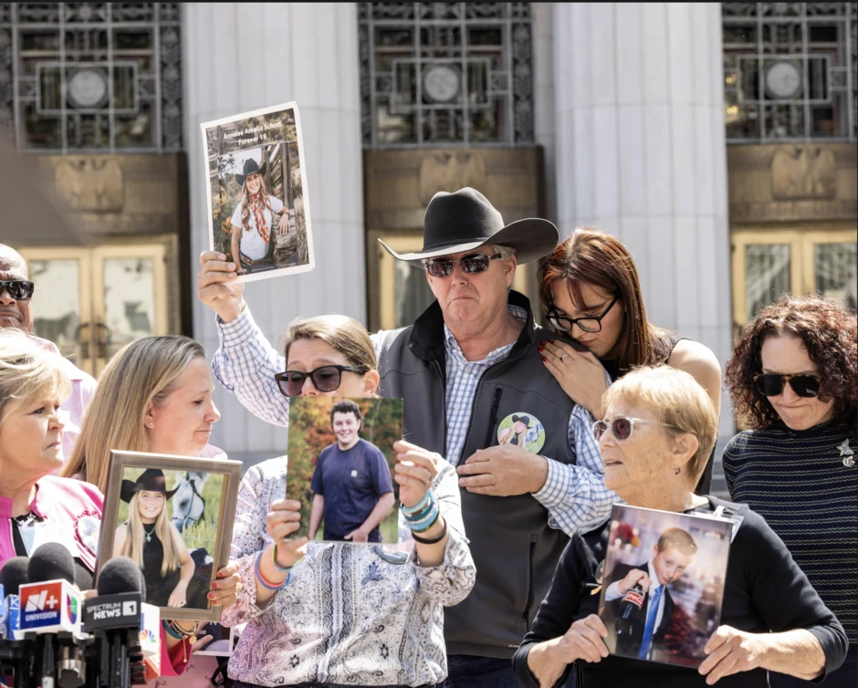 Meta, YouTube bị buộc bồi thường 6 triệu USD cho cô gái 20 tuổi do gây nghiện cho người dùng nhỏ tuổi Meta, YouTube bị buộc bồi thường 6 triệu USD cho cô gái 20 tuổi do gây nghiện cho người dùng nhỏ tuổi