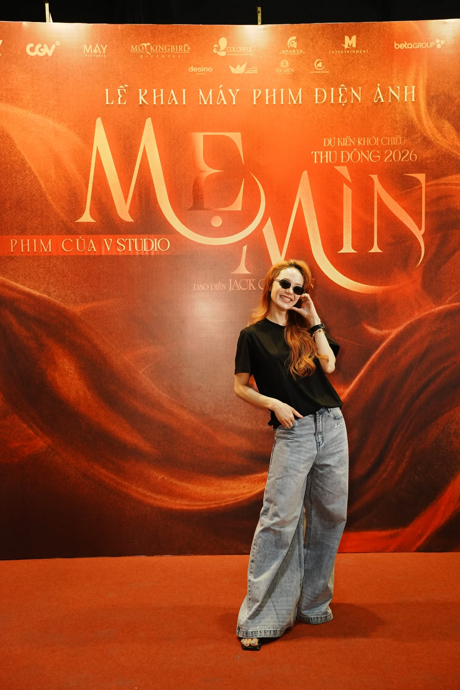 Minh Hằng đã làm gì với gương mặt của mình vậy? Minh Hằng đã làm gì với gương mặt của mình vậy?