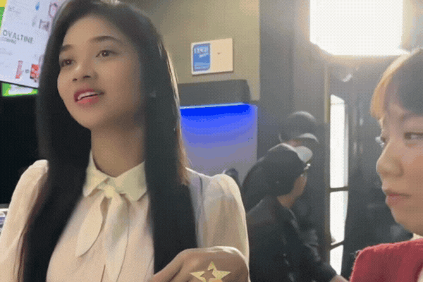 Minh Kiên sượng trân khi bị yêu cầu bỏ tiền mua 200 vé xem phim Minh Kiên sượng trân khi bị yêu cầu bỏ tiền mua 200 vé xem phim