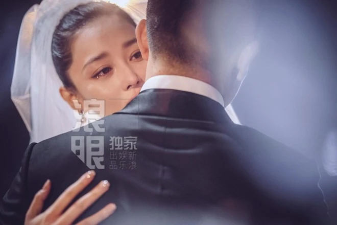 Minh tinh - sĩ quan đặc công nên duyên nhờ show nhập ngũ: "Chân mệnh thiên tử của em là anh hùng đúng nghĩa"