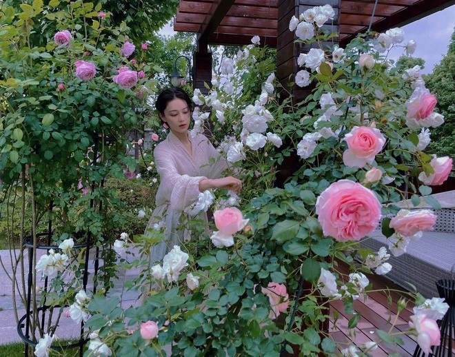 Minh tinh - sĩ quan đặc công nên duyên nhờ show nhập ngũ: "Chân mệnh thiên tử của em là anh hùng đúng nghĩa"