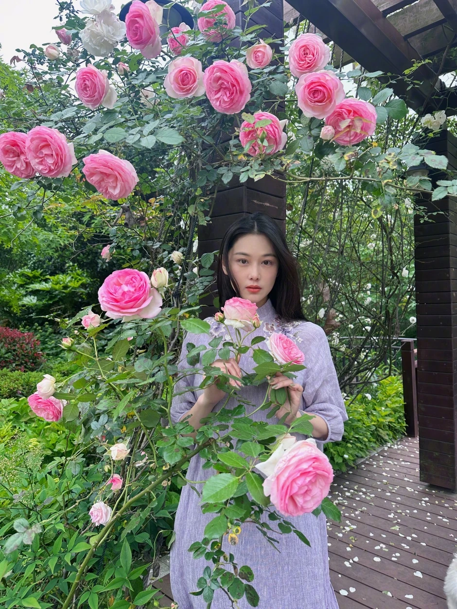 Minh tinh - sĩ quan đặc công nên duyên nhờ show nhập ngũ: "Chân mệnh thiên tử của em là anh hùng đúng nghĩa"