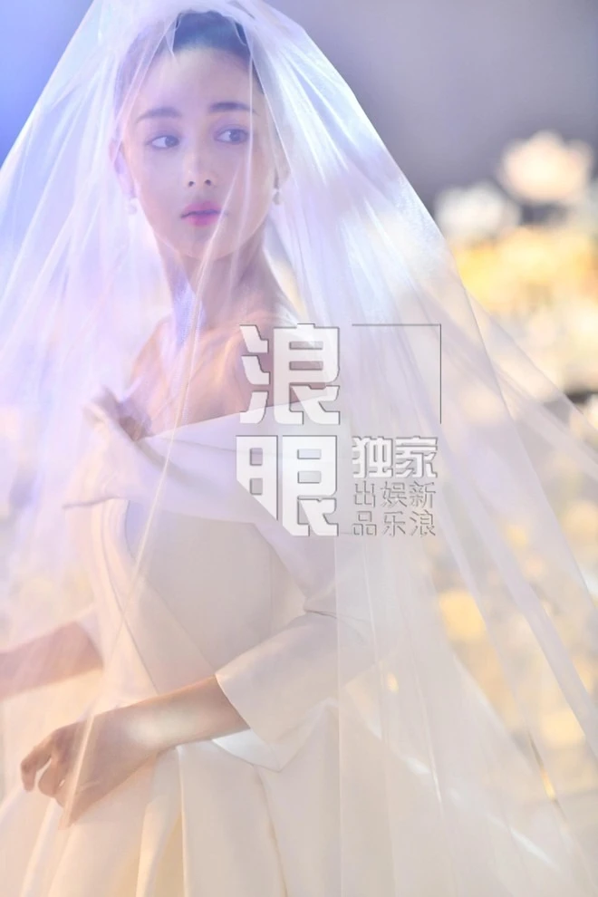 Minh tinh - sĩ quan đặc công nên duyên nhờ show nhập ngũ: "Chân mệnh thiên tử của em là anh hùng đúng nghĩa"