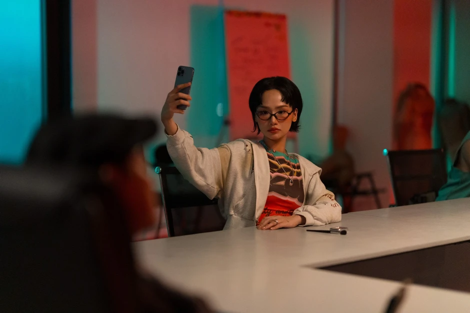 Miu Lê đổi đời nhờ giống bà lão 70 tuổi