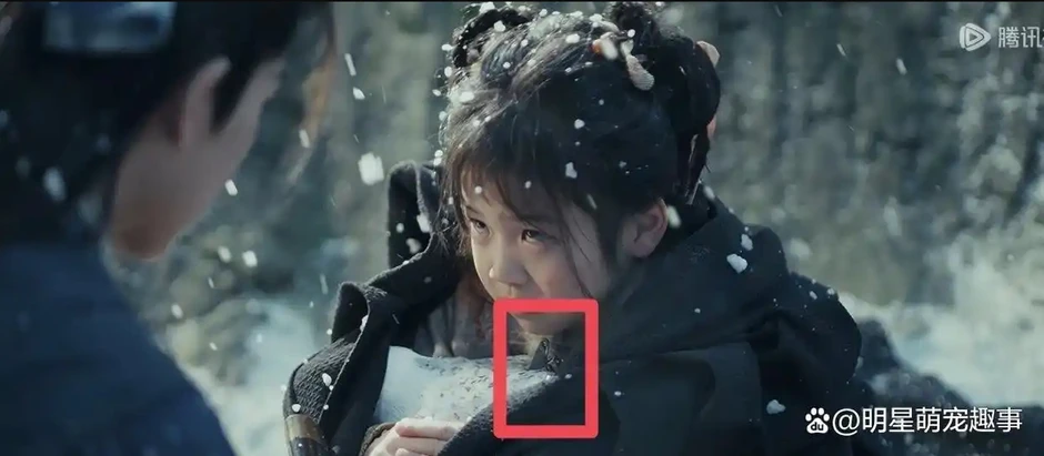 Mỏi tay nhặt cả rổ sạn đầy ụ ở Trục Ngọc