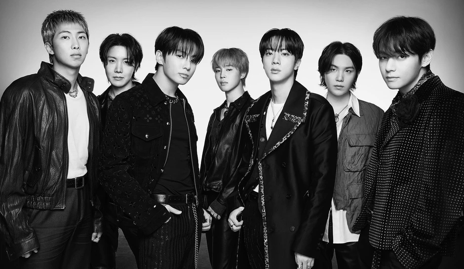 Một đêm trước concert miễn phí của BTS: Trăm nghìn người đổ bộ Gwanghwamun