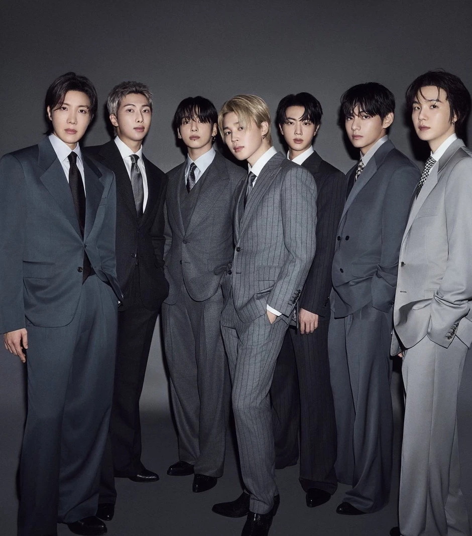 Một đêm trước concert miễn phí của BTS: Trăm nghìn người đổ bộ Gwanghwamun