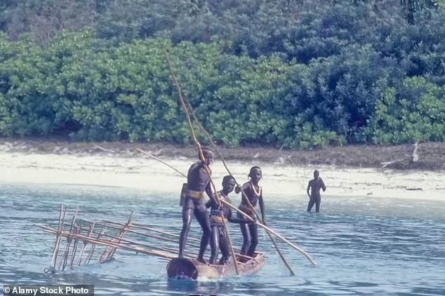 Một lon Coca-Cola du khách để lại có thể xoá sổ cả một bộ lạc Một lon Coca-Cola du khách để lại có thể xoá sổ cả một bộ lạc
