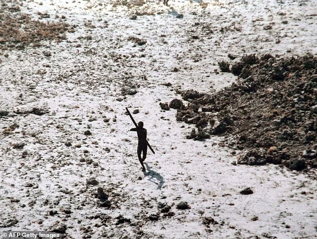 Một lon Coca-Cola du khách để lại có thể xoá sổ cả một bộ lạc Một lon Coca-Cola du khách để lại có thể xoá sổ cả một bộ lạc