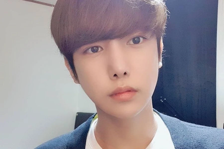 Nam ca sĩ điển trai qua đời đột ngột ở tuổi 32, sau đó mẹ anh cũng mất vì quá nhớ con