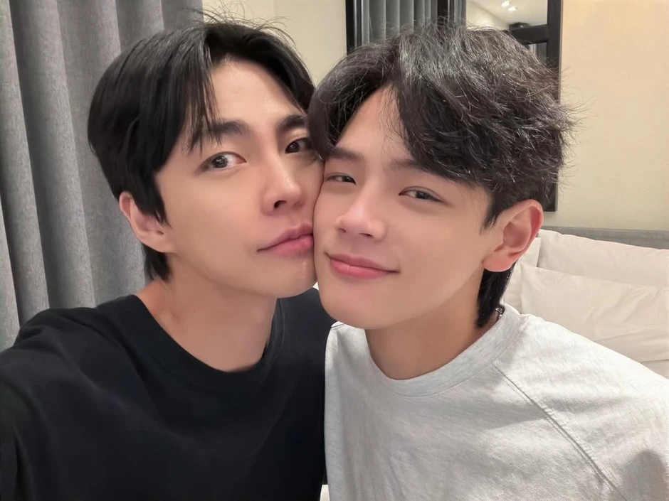 Nam ca sĩ đột ngột chia tay bạn trai đồng giới kém 16 tuổi sau 3 tháng yêu Nam ca sĩ đột ngột chia tay bạn trai đồng giới kém 16 tuổi sau 3 tháng yêu