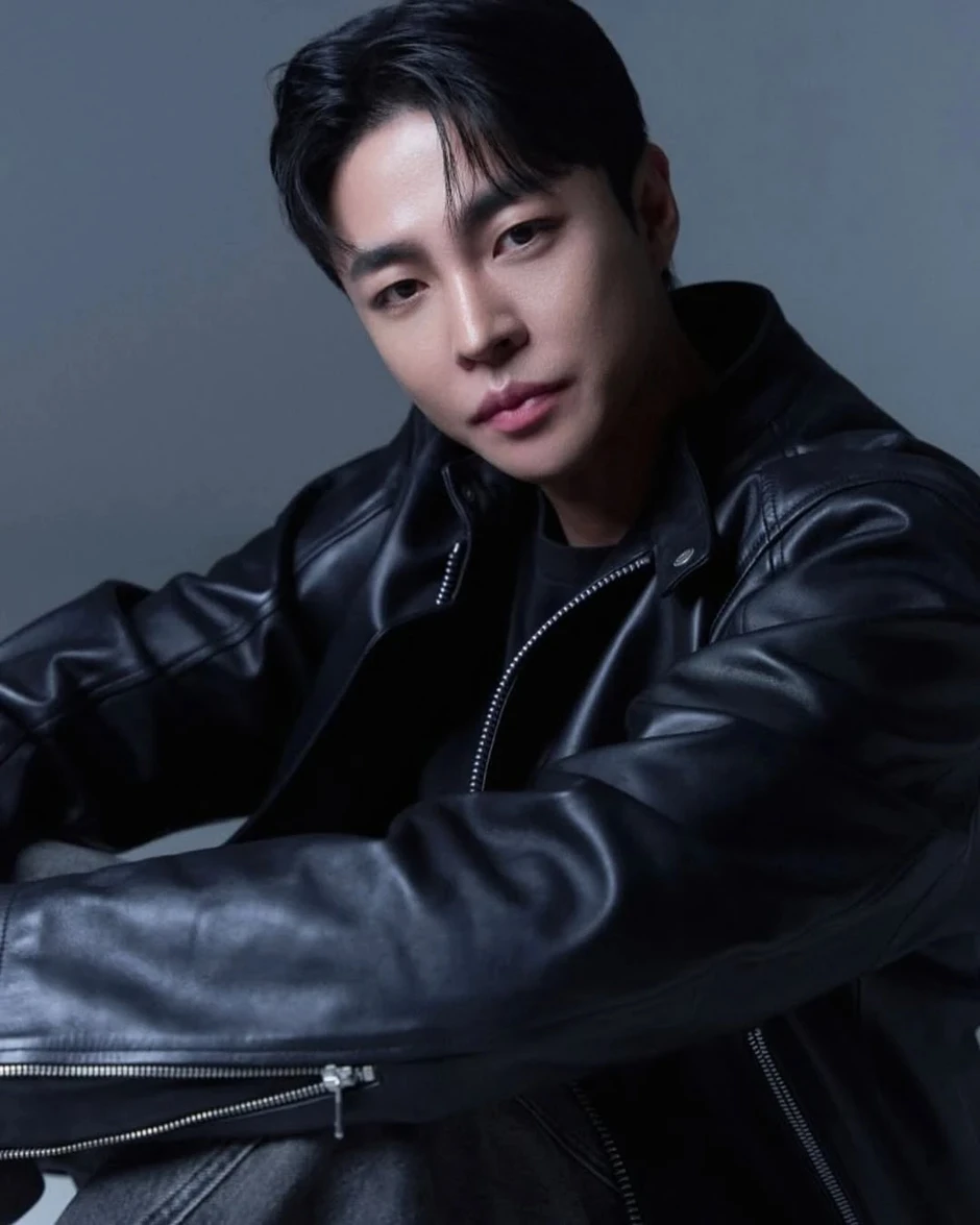 Nam ca sĩ đột ngột chia tay bạn trai đồng giới kém 16 tuổi sau 3 tháng yêu Nam ca sĩ đột ngột chia tay bạn trai đồng giới kém 16 tuổi sau 3 tháng yêu