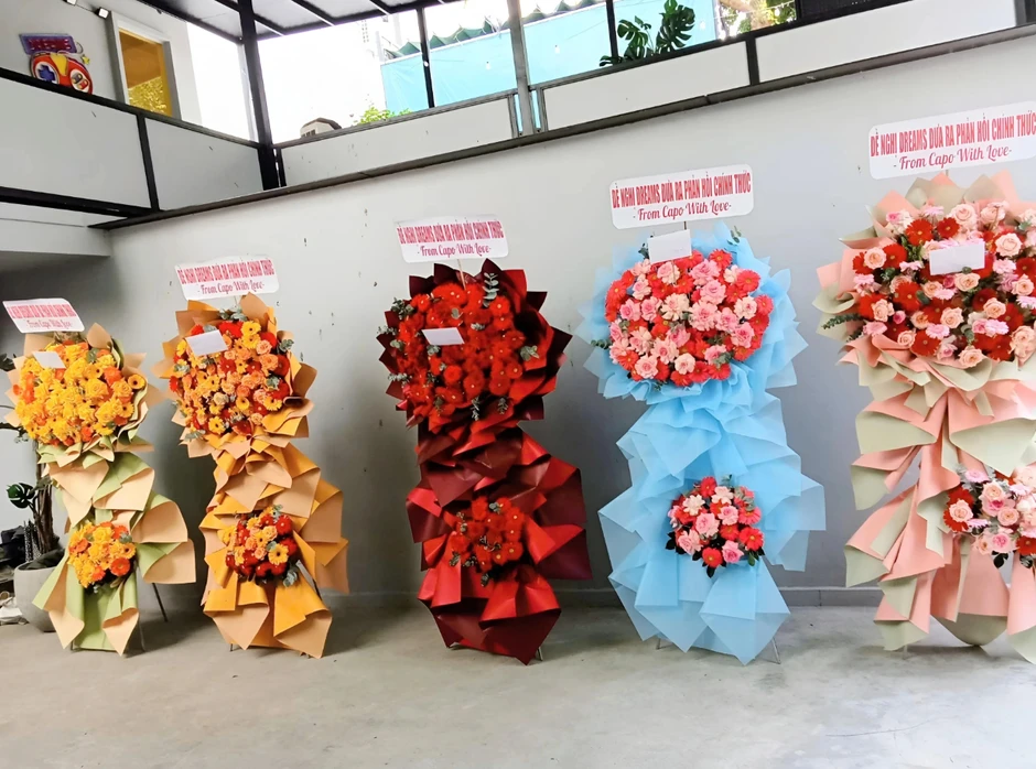 Nam ca sĩ khiến Threads dậy sóng với 1 triệu bài đăng, fan gửi hoa khiếu nại công ty là ai?