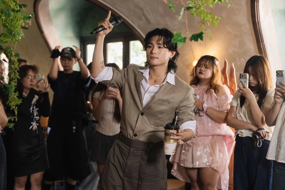 Nam ca sĩ khiến Trấn Thành cảm thán “văn minh, thông minh, quốc tế”, phải có vị thế cao hơn