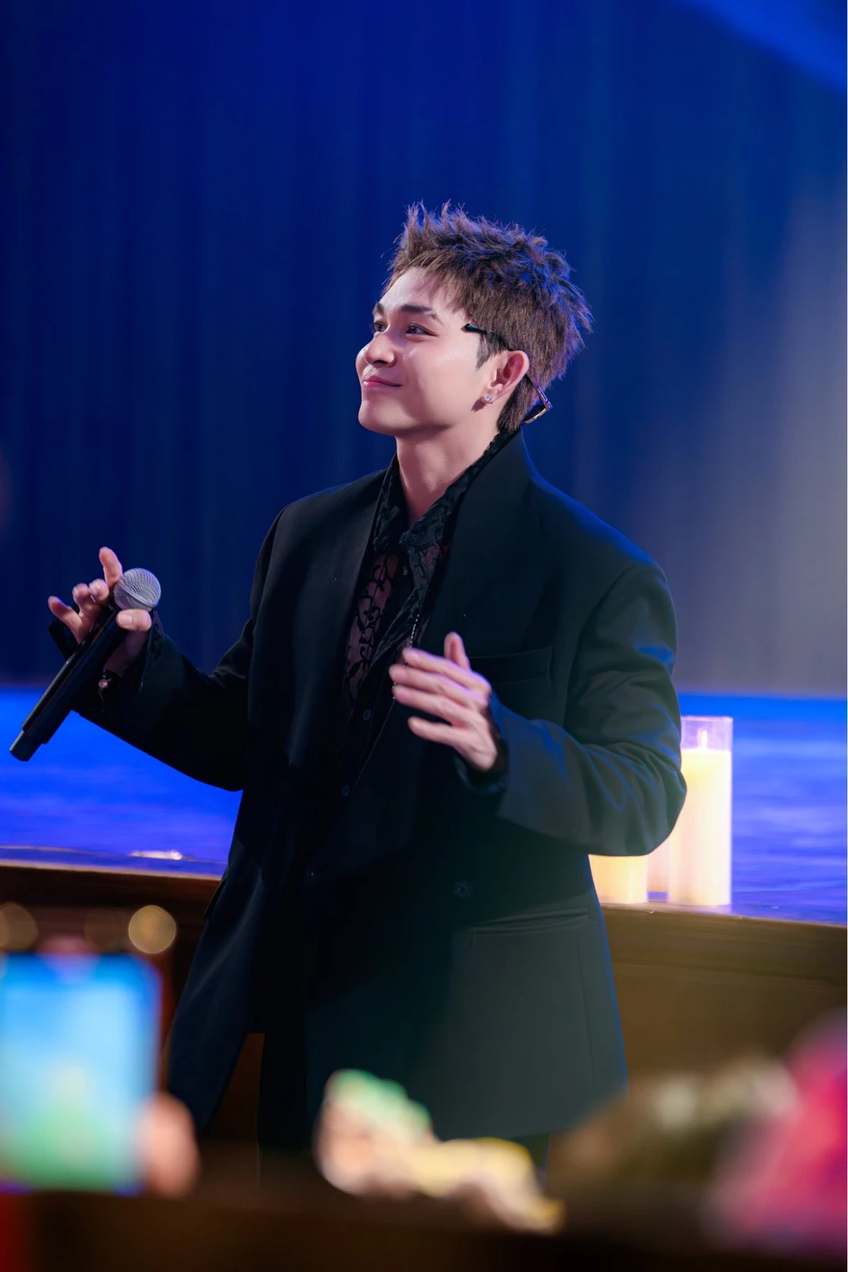 Nam ca sĩ Vbiz kêu gọi cả 949 triệu đồng trong 1 show, cứu sống 26 trái tim bệnh nhi Nam ca sĩ Vbiz kêu gọi cả 949 triệu đồng trong 1 show, cứu sống 26 trái tim bệnh nhi