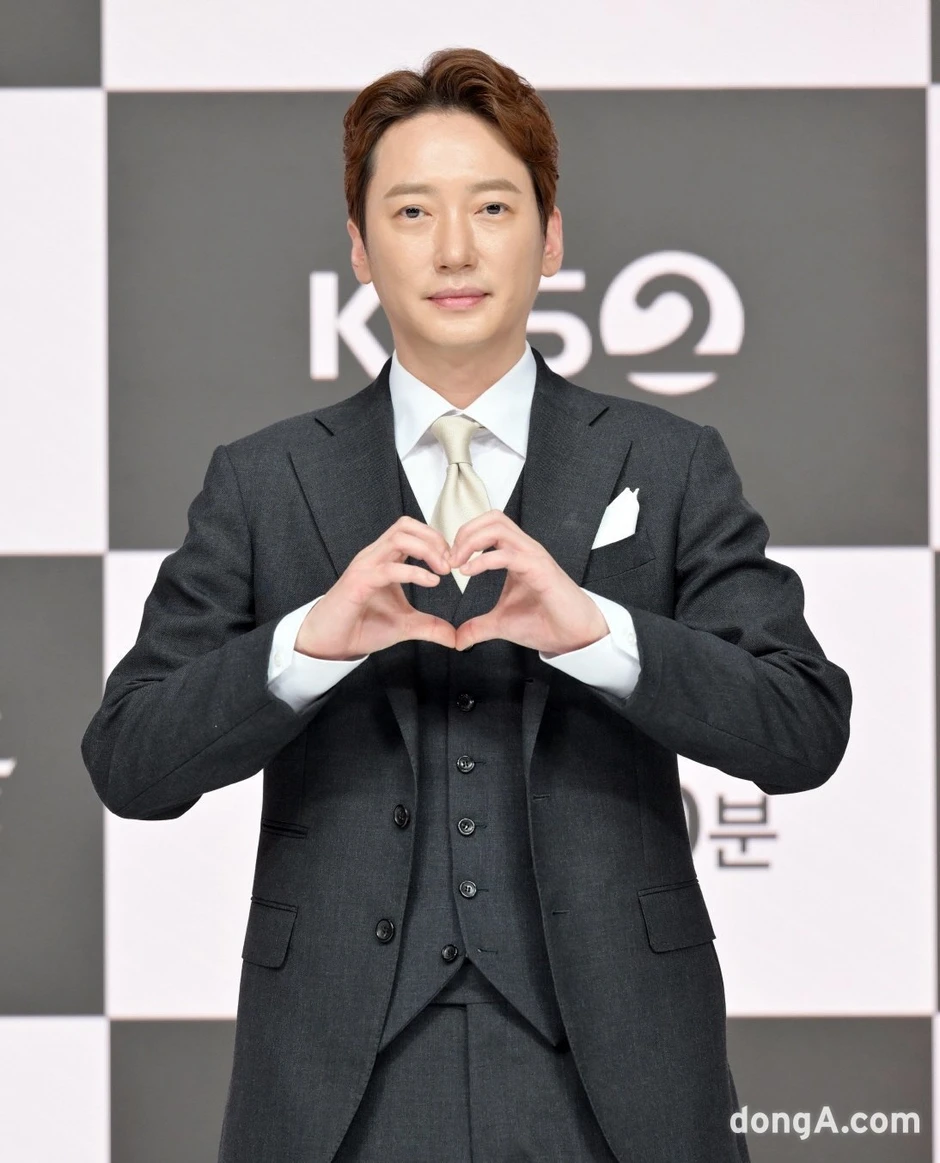 Nam diễn viên qua đời đột ngột sau án oan, lực lượng chức năng vội ập tới hiện trường Nam diễn viên qua đời đột ngột sau án oan, lực lượng chức năng vội ập tới hiện trường