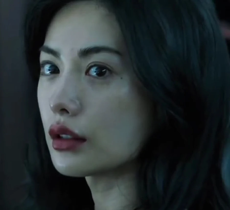 Nana: Diễn viên đóng thế đẹp hơn cả minh tinh hạng A