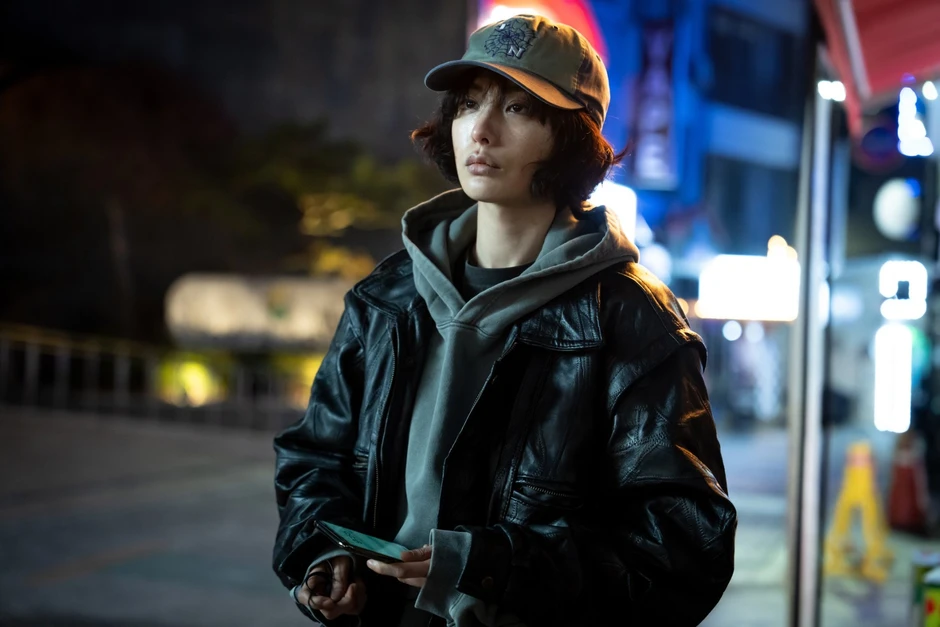 Nana: Diễn viên đóng thế đẹp hơn cả minh tinh hạng A