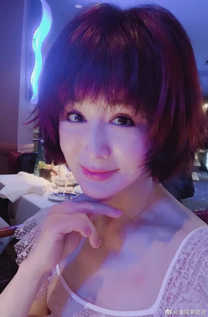 Nàng Tiểu Long Nữ trẻ trung nhờ tập gym và đầu tư chứng khoán