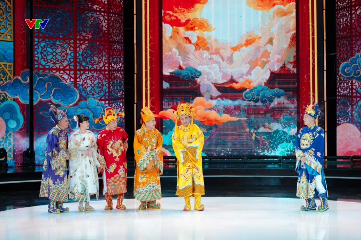 Nghệ sĩ Vân Dung bật khóc khi đọc bình luận về Táo Quân Nghệ sĩ Vân Dung bật khóc khi đọc bình luận về Táo Quân