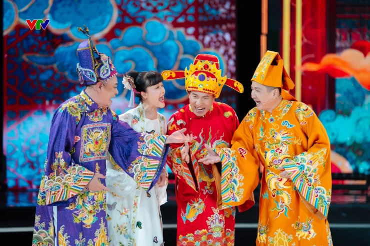 Nghệ sĩ Vân Dung bật khóc khi đọc bình luận về Táo Quân Nghệ sĩ Vân Dung bật khóc khi đọc bình luận về Táo Quân