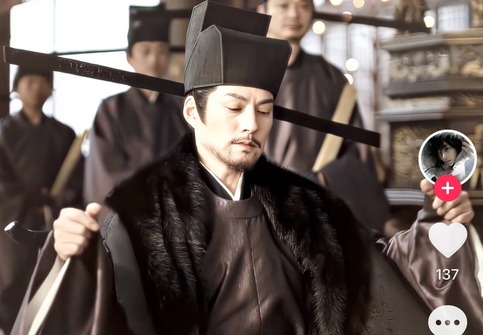 Nghiêm Khoan visual báu vật trời ban, đóng phim nào cũng đẹp