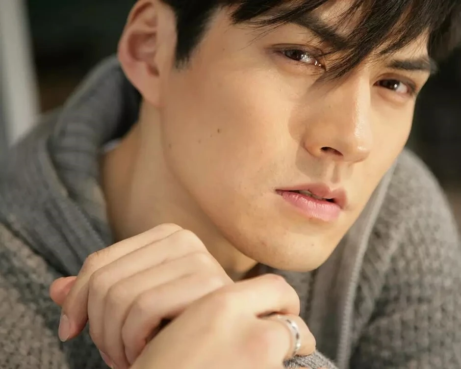 Nghiêm Khoan visual báu vật trời ban, đóng phim nào cũng đẹp