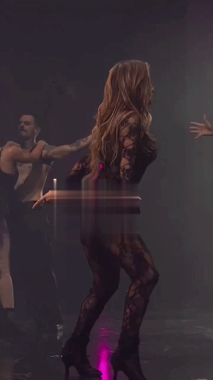 Ngoại hình gây sốc của Jennifer Lopez, 56 tuổi vẫn làm trò xấu hổ Ngoại hình gây sốc của Jennifer Lopez, 56 tuổi vẫn làm trò xấu hổ