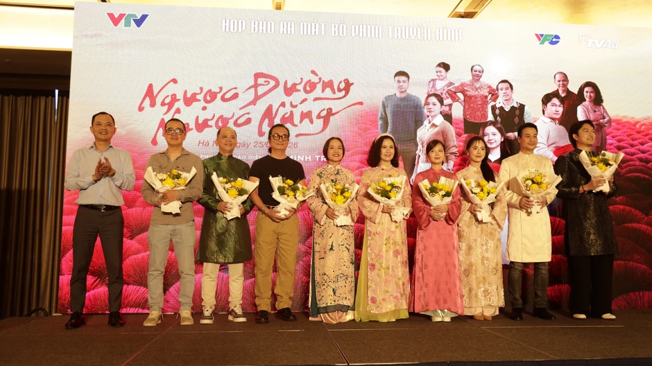 Ngọc Huyền bắt Đình Tú unfollow tất cả gái xinh trên MXH