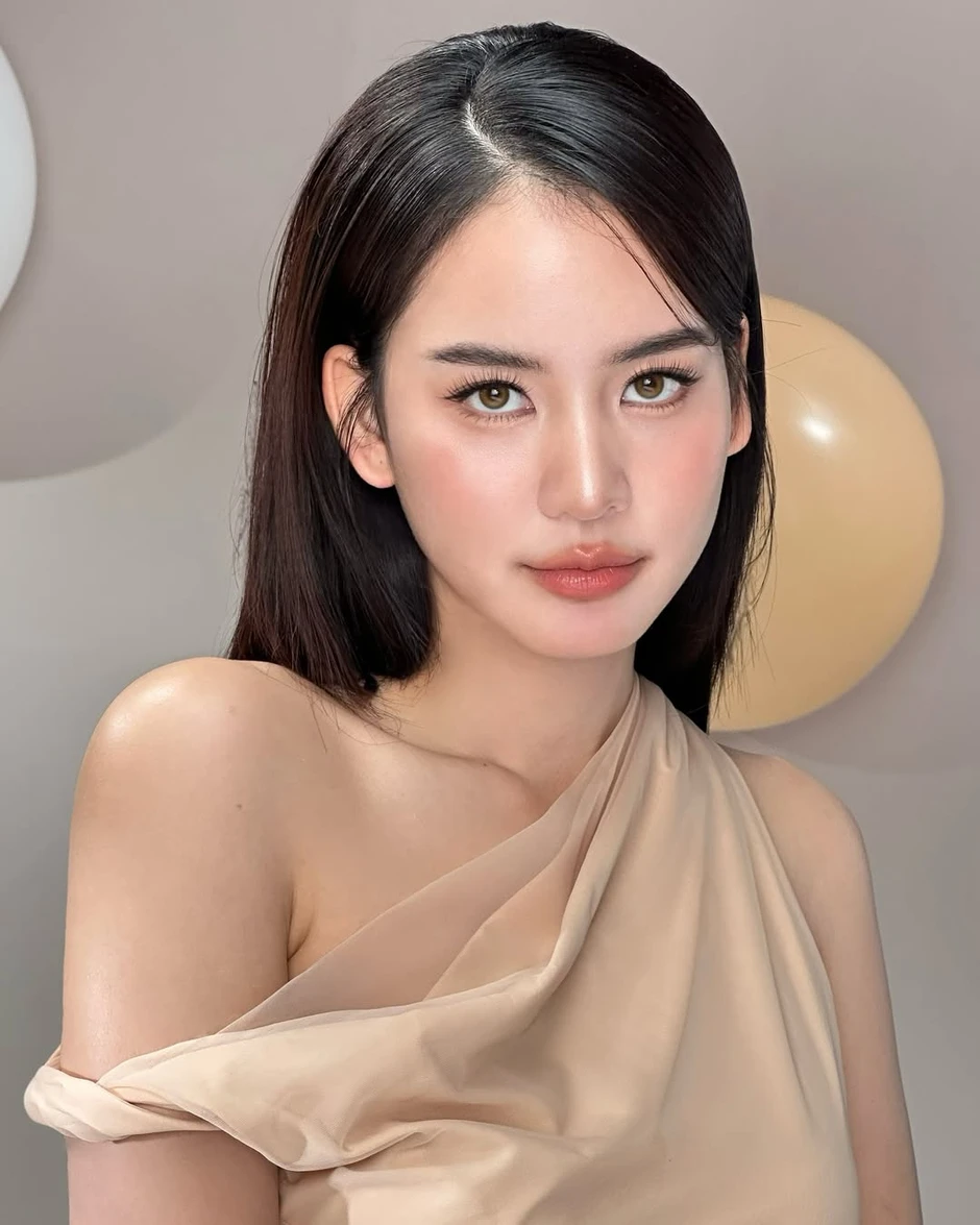 Ngọc nữ showbiz thế hệ mới mắc hội chứng hiếm gặp, chỉ có 1 quả thận nhưng có 2 tử cung