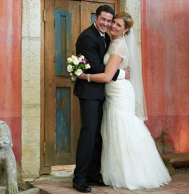 Người đàn ông đầu tiên mang thai và sinh con thành công trên thế giới