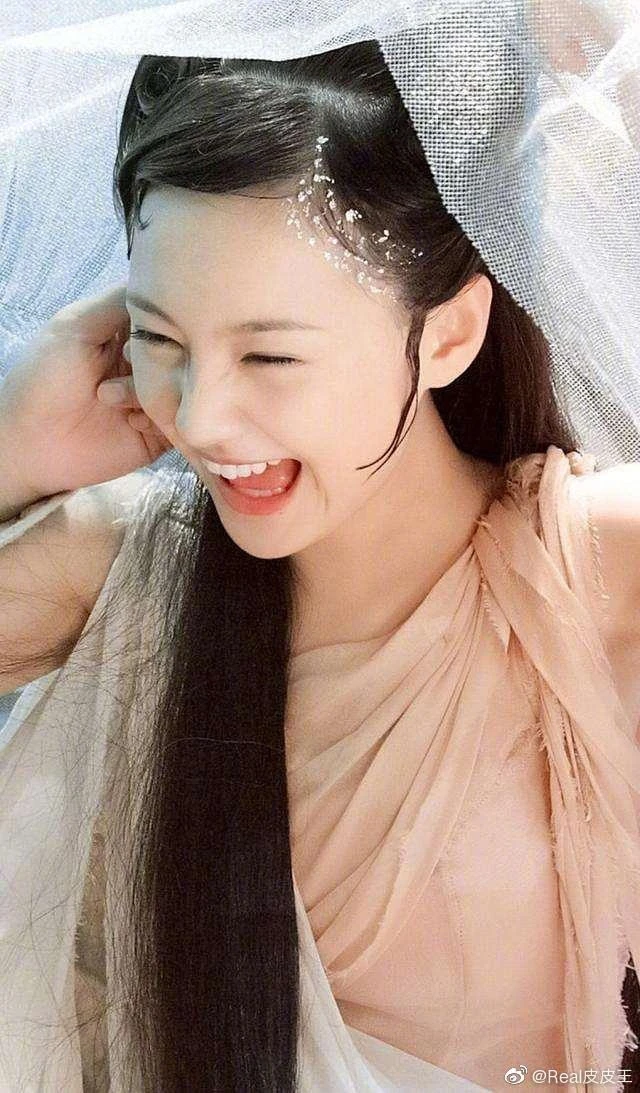 Người đẹp nổi tiếng vì giống Trịnh Sảng