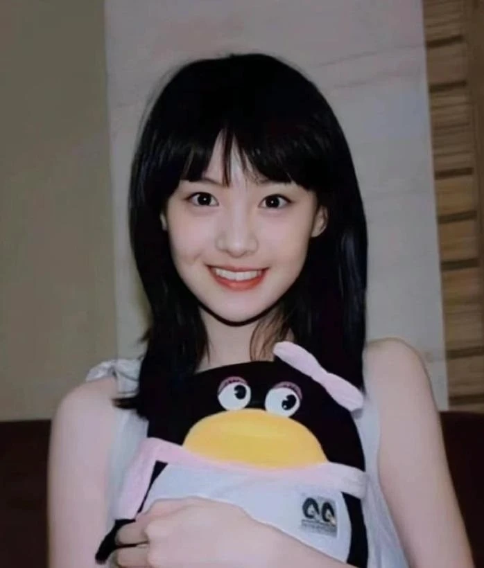 Người đẹp nổi tiếng vì giống Trịnh Sảng