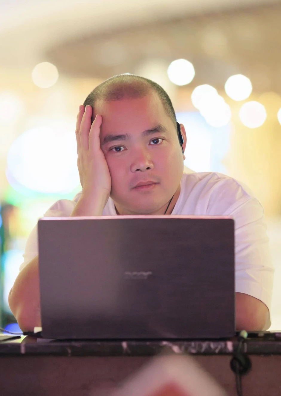 Nguyên nhân khiến nhạc sĩ Minh Khăng văng tục với tài xế Grab