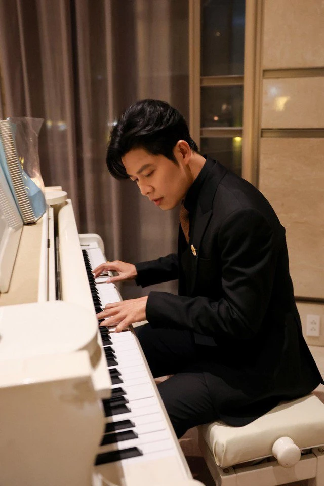 Nguyễn Văn Chung kể 12 nỗi khổ, người hâm mộ bật cười vì quá đáng thương