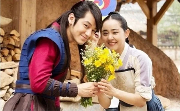 Nhan sắc khác lạ của “em gái quốc dân” Moon Geun Young sau khi mắc bệnh quái ác