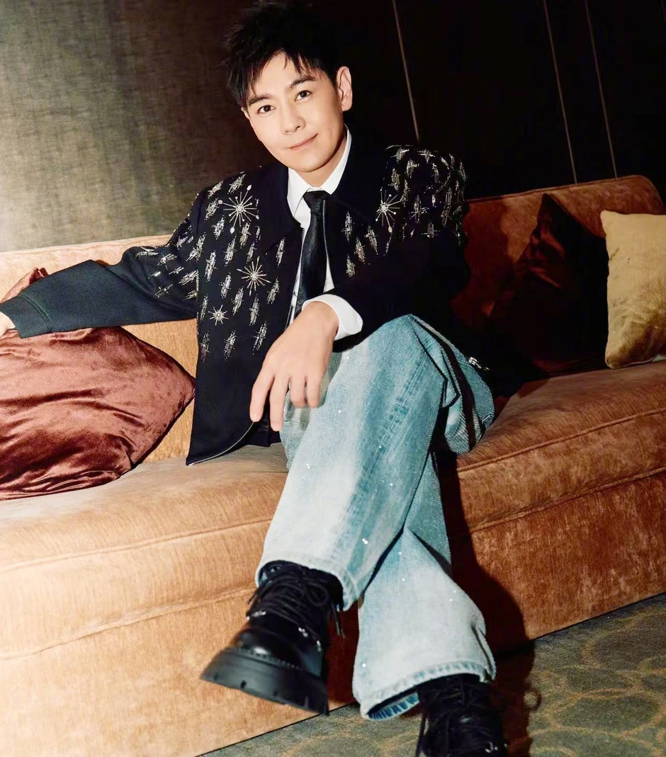 Nhan sắc "áp đảo" Lưu Diệc Phi: Danh tính người sở hữu vẻ đẹp vô song khiến người hâm mộ ngỡ ngàng