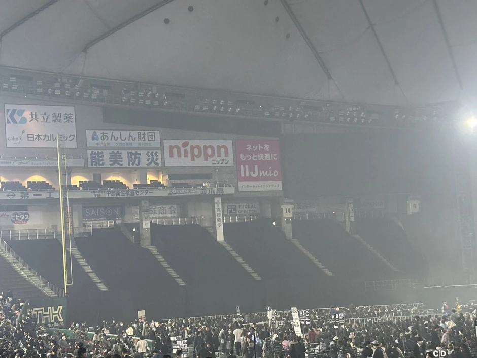 Nhóm nữ bị ghét nhất Kpop: Concert 80.000 người trống hoác cả khoảng SVĐ